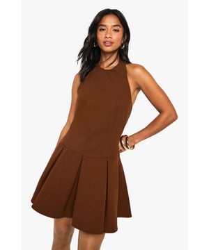 boohoo PETITE.Serving up the same statement styles in scaled down sizes, boohoo Petite is your port of call for perfectly proportioned pieces designed to fit women of 5&rsquo;3&rdquo;/1.60m and under.