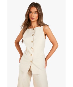 Steal the style top spot in a statement separate from the tops collectionCamis or crops, bandeaus or bralets, we've got all the trend-setting tops so you can stay statement in separates this season. Hit refresh on your jersey basics with pastel hues and pick a quirky kimono to give your ensemble that Eastern-inspired edge. Off the shoulder styles are oh-so-sweet, with slogans making your tee a talking point.