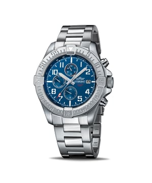 Waar industrieel vintage luchtvaart ontmoet, dat is waar het bij de Rotorcraft Centurion horlogeserie om draait. Dit zeer elegante Rotorcraft Centurion RC1105 Multifunction Dual time horloge is gemaakt van de allerbeste materialen. Met een mat geborstelde kast, met vintage luchtvaartdetails op de wijzerplaat en bezel, is gemaakt van roestvrij staal in zilverkleur. Met een zilverkleurige armband van geborsteld roestvrij staal is dit horloge een zeer coole maar stijlvolle combinatie om naar te kijken. De Centurion RC1105 heeft niet alleen een aparte dag- en datumaanduiding, maar ook een tweede tijd- en 24-uursaanduiding. Deze zijn te vinden op de unieke blauwe wijzerplaat met zonnestraalmotief dat doorloopt op de lunette. Het uurwerk wordt aangedreven door een Miyota JP15 Quartz Kaliber. Dit horloge heeft niet alleen een Japans uurwerk maar wordt ook in Japan gemaakt door getalenteerde vakmensen. Interessante details op dit Centurion Rotorcraft-horloge zijn de vintage Arabische cijfers die op het horloge worden gebruikt, de pushers en de kroon die op het horloge worden gebruikt, zijn groot en diep. Het glasdat in dit opvallende model wordt gebruikt, is mineraal glas. Dit Rotorcraft Centurion multifunctionele dual time horloge heeft een waterdichtheid van 5 ATM of 50 meter, dus geschikt voor handen wassen en zwemmen als er geen grote temperatuurschommelingen optreden. Niet geschikt om te snorkelen.             Merk: RotorcraftModelnaam: Centurion RC1105 Dual TimeCategorie: heren horlogeMaterialen: edelstaalKleur: zilver, blauw