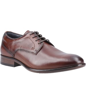 Elevate your style with the CARL derby shoe, crafted from Italian leather. Ideal for smart occasions or workwear, this plain toe derby boasts a refined 4-lace closing and a cushioned Ortholite® insole. Step confidently into sophistication.