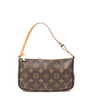Louis Vuitton Accesorios Pochette Accessoires  Bolsa en Marrón Lona recubierta y Latón dorado hardware. El producto esta en Excelentes Condiciones (A).
  Dimensiones: 21x13x3 cm 
  Accesorios incluidos: None
  
  BrandCo Paris encuentra artículos raros y en las mejores condiciones a precios increíbles. ¡Vale la pena tener paciencia! Compra con confianza: todos los artículos de BrandCo Paris son seleccionados y autenticados cuidadosamente por nuestro equipo de expertos.
  Todos los artículos vienen con un certificado de autenticidad y un embalaje entregado por BrandCo Paris.
  Tabla de clasificación de la condición del artículo
  N (como nuevo)
  AA (perfecto estado)
  A (excelente estado)
  AB (muy buen estado)
  B (bueno/regular)