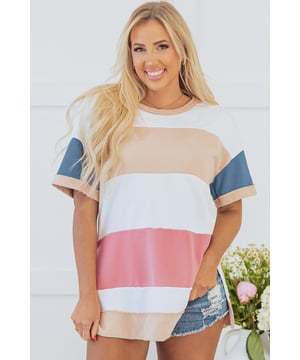 Flattering fit silhouette
  Vibrant and striking colorblock design
  Drop shoulder design for a laid
  back touch
  Side split detail for ease of movement
Material: 65% Polyester 35% Cotton