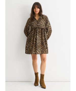 Wir präsentieren unser luxuriöses braunes Animal-Smock-Minikleid. Aus hochwertigen Materialien gefertigt, kombiniert dieses Kleid Raffinesse und Stil. Das Smock-Design bietet eine bequeme und schmeichelhafte Passform, während der einzigartige Tierprint einen Hauch von Eleganz verleiht. Perfekt für jeden Anlass, strahlt dieses Kleid Exklusivität und Raffinesse aus.