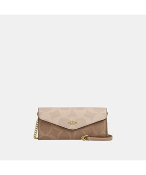 Klare Wallet with Chain in Signature Blocking, Six credit card slots
 Full-length bill compartment
 Inside zip pocket, Outside open pocket,  Length: 21.00 cm,  Width: 2.50 cm,  Height: 10.50 cm