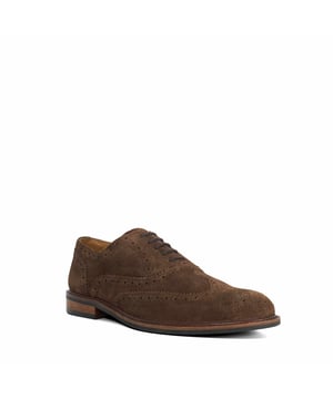Discover the art of classic style with Baltics. Crafted from premium leather and decorated with fine detailing, these brogues feature classic details like a lace-up fastening, wingtip design and signature perforations. Wear with both smart and casual looks for a timeless, sophisticated appearance.