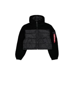 La chaqueta de invierno Teddy Puffer para mujeres de Alpha Industries ofrece calidez y estilo en uno. Fabricada en tafetán de poliéster duradero, proporciona calor y una silueta informal gracias a su ajuste suelto. La capucha con cordón protege en los días fríos, mientras que dos bolsillos exteriores e interiores ofrecen espacio de almacenamiento práctico. Un bolsillo utilitario con la etiqueta Remove Before Flight en la manga le da a la chaqueta el típico aspecto de Alpha Industries. Versátil y combinable, ideal para días fríos.