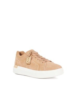 Ekino is a must-have in your footwear selection this season. These trainers boast a lace up fastening, statement chunky sole and playful branded charm detail. Gold-tone accents give this style a refined feel.