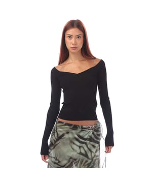 Dames Diesel M-April Top in zwart.- V-hals.- Lange mouwen.- Afneembare kettingband.- Geribbelde stretch.- Slim fit.- 83% Rayon-Viscose 17% Polyester.- Ref: A124030DLAX9XX