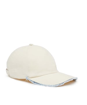 ‘C-OBIK’ baseball cap from Diesel. Made of cotton, this item features an adjustable strap at the back, red logo patch and blue frayed denim at the visor. Ref: A101570GEAK1AB.