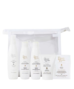 Transform your hair care with the Beauty Works Argan Moisture Repair Gift Set, designed to enhance your hair extensions. This travel set includes: 
- 50ml Pearl Nourishing Shampoo for cleansing 
- 50ml Argan Oil Conditioner for shine 
- 50ml Pearl Nourishing Argan Oil Mask for deep hydration in 10 minutes 
- 5ml Argan Oil Serum for shine and frizz control 
- 50ml Heat Protection Spray to safeguard your hair. Enjoy healthier hair with every use!