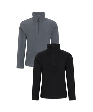Stof: Microfleece. Ontwerp: Logo. Stoftechnologie: Ademend, Lichtgewicht, Sneldrogend, Zacht. Halslijn: Collared. Mouwtype: Met lange mouwen. Sluiting: Halve Rits, Pull Over. 13 Jaar: 33 in. 2-3 jaar: 21,5 in. 3-4 jaar: 22,5 in. 5-6 jaar: 24 in. 7-8 jaar: 26 in. 9-10 jaar: 28,5 in. 11-12 jaar: 30,5 in.