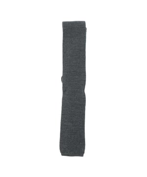 Marke: Boss. Gewebe: Jacquard, Jerseyware. Länge: 7 cm. Kragenmerkmale: Spitze. Design: Unifarben, Genäht, Strukturiert.