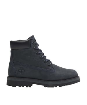 Obermaterial: Leder. Marke: Timberland. Futterstoff: ReBOTL-Material, Recyceltes PET Plastik. Einlegesohle: Ortholite-Sohle. Mittelsohle: EVA (Ethyl-Vinylacetat). Laufsohle: Gummi. Ösen: 6. Absatz: Flach. Knöchelhoch. Design: Logo. Zehenstil: Rund. Zum Schnüren, Reißverschluss. Nachhaltigkeit: Aus recyceltem Material, Aus verantwortungsbewusst bewirtschafteten Quellen.