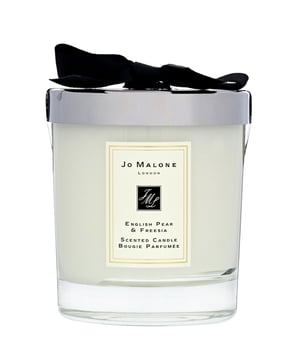 Indulge in the exquisite Jo Malone English Pear & Freesia Candle, a luxurious addition to your home. Weighing 200g, this candle features a delightful blend of King William Pear and floral Freesia, creating a fresh and inviting ambiance. The scent is beautifully rounded off with a hint of rich Patchouli, delivering a warm and earthy finish. Perfect for gifting or enhancing your personal space, this candle is a must-have for fragrance enthusiasts. Please note that packaging may vary and matches are not included.