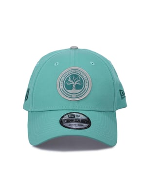 New Era Core 9FORTY Los Troncos Cap in turquoise.- Adjustable metal closure.- Curved visor.- Contoured crown.- Embroidered New Era flag at left.- Embroidered Celtic crest.- 100% Cotton.- Ref: 60603648
