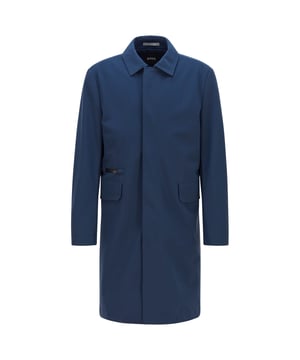 Cutaway collar.Front button fastening.2 front flap pockets.Regular fit.