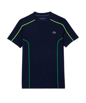 100% Polyester. Stof: Pique. Ontwerp: Contraststreep, effen, siliconen logo. Hals: Crew Neck. Mouwtype: Korte mouwen. Stoftechnologie: Vochtafvoerend, Ultra Dry. Geschikt: Regelmatig. Duurzaamheid: Gemaakt van gerecycled materiaal. XS: 34 in.