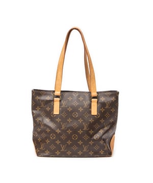 Louis Vuitton Taschen Cabas Piano  Umhängetasche und Braun Beschichtete Leinwand und Goldenes Messing hardware. Das Produkt ist auf in sehr gutem Zustand (AB).
  Abmessungen: 27x24x12 cm 
  Zubehör inklusive: None
  Äußere Hinweise: Wasserzeichen auf der Vachetta, Kratzer in der unteren Ecke
Hinweise zu Riemen/Griff: Wasserzeichen
  BrandCo Paris hat seltene Artikel und die besten Konditionen zu unglaublichen Preisen vorgestellt. Geduld lohnt sich! Kaufen Sie mit Vertrauen: Alle Artikel von BrandCo Paris sind von unserem Expertenteam ausgewählt und authentisch.
  Alle Artikel enthalten ein Echtheitszertifikat und wurden von BrandCo Paris übernommen.
  Tabelle zur Klassifizierung des Artikelzustands
  N (wie neu)
  AA (perfekter Zustand)
  A (ausgezeichneter Zustand)
  AB (sehr guter Zustand)
  B (gut/mittelmäßig)