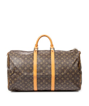 Louis Vuitton Bolsos Keepall 55 Bolsa de viaje en Marrón Lona recubierta y Latón dorado hardware. El producto esta en Muy Buenas Condiciones (AB).
  Dimensiones: 55x28x25 cm 
  Accesorios incluidos: None
  Notas de Exterior: Esquinas ligeramente desgastadas
Notas de Hardware: Ligeramente deslustrado
  BrandCo Paris encuentra artículos raros y en las mejores condiciones a precios increíbles. ¡Vale la pena tener paciencia! Compra con confianza: todos los artículos de BrandCo Paris son seleccionados y autenticados cuidadosamente por nuestro equipo de expertos.
  Todos los artículos vienen con un certificado de autenticidad y un embalaje entregado por BrandCo Paris.
  Tabla de clasificación de la condición del artículo
  N (como nuevo)
  AA (perfecto estado)
  A (excelente estado)
  AB (muy buen estado)
  B (bueno/regular)