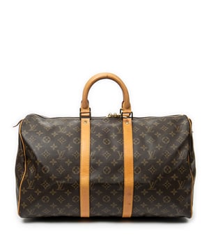 Louis Vuitton Taschen Keepall 45 Reisetasche und Braun Beschichtete Leinwand und Goldenes Messing hardware. Das Produkt ist auf in sehr gutem Zustand (AB).
  Abmessungen: 45x24x20 cm 
  Zubehör inklusive: None
  Äußere Hinweise: Leichte Flecken auf der Vachetta
  BrandCo Paris hat seltene Artikel und die besten Konditionen zu unglaublichen Preisen vorgestellt. Geduld lohnt sich! Kaufen Sie mit Vertrauen: Alle Artikel von BrandCo Paris sind von unserem Expertenteam ausgewählt und authentisch.
  Alle Artikel enthalten ein Echtheitszertifikat und wurden von BrandCo Paris übernommen.
  Tabelle zur Klassifizierung des Artikelzustands
  N (wie neu)
  AA (perfekter Zustand)
  A (ausgezeichneter Zustand)
  AB (sehr guter Zustand)
  B (gut/mittelmäßig)