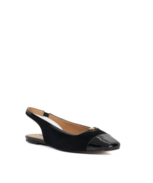 This chic sling back version of a ballet profile has been updated with a trim that connects our double D logo in gold hardware on the front. Designed with an elasticated back strap, this round cap toe silhouette is the epitome of timeless elegance.