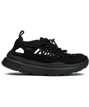 El KEEN Uneek Wk redefine lo que puede ser una sandalia con su distintivo sistema de cordones elásticos que envuelve tu pie en una comodidad adaptable. Construida sobre una suela anatómica y una suela de goma antideslizante, esta sandalia deportiva de gamuza negra transiciona sin esfuerzo de aventuras en senderos a un uso casual. La innovadora construcción de cordones se mueve contigo, creando un ajuste a medida que es tan único como tu forma de caminar.