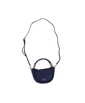 Marke: Dune London. Kunststoff, Stoff. Taschenart: Tasche außen. Fächer: 1 Hauptfach. Taschenmerkmale: anpassbar, Abnehmbarer Griff. Design: Logo, Metallisches Detail, Unifarben. Magnetisch.