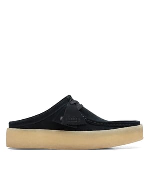 Bovenstuk: Koord, Zacht, Suède. Tussenzool: EVA (Ethyl Vinyl Acetaat), Lichtgewicht. Buitenzool: Crepe, Cupsole, Natuurlijk rubber. Vlakke. Snit: Laag. Ontwerp: Logo, Ribbed. Teenstijl: Vierkant. Sluiting: Slip-on.