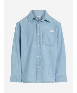 Introducing the Boys Relaxed Chambray Shirt in Blue by Calvin Klein, the quintessential blend of sophistication and comfort for SS2025. Ideal for every young gentleman's wardrobe, this shirt promises both style and ease. Key features include Classic Chambray Crafted with premium cotton chambray, ensuring a soft and breezy feel perfect for sunny days. Versatile Blue Hue A deep, versatile blue that complements any outfit, ideal for both casual and formal occasions. Signature Detailing Enhanced with Calvin Klein's discreet branding, adding a touch of exclusive luxury. Easy Care Machine washable and resilient, designed for the effortless upkeep required by every young adventurer.Elevate your boy's style with this timeless piece from Calvin Klein. Order now to capture the essence of SS2025!