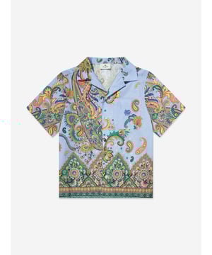 Introducing the Etro Boys Paisley Print Shirt in Blue, an essential addition to your young gentleman's SS2025 wardrobe. Skillfully crafted, this shirt offers a blend of elegance and youthful charm. Key features include Exquisite Paisley Design A signature pattern that showcases both classic sophistication and playful allure. Luxurious Comfort Constructed from superior fabric for softness and ease, ensuring all-day comfort. Versatile Styling Perfect for any occasion, from family gatherings to educational outings.Bring a touch of Italian grandeur to your boy's collection with this striking blue paisley shirt. Available nowelevate his style effortlessly!