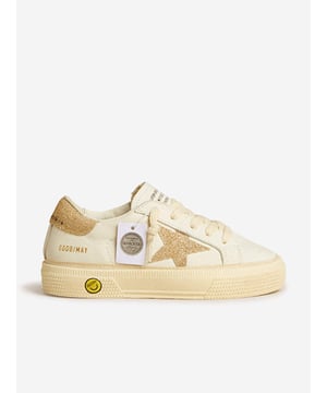 Introducing the exquisite Girls Leather Crystal Star May Trainers in White by Golden Goose Kids, a quintessential addition for the discerning young lady's wardrobe for SS2025. Crafted meticulously in Italy, these trainers epitomise luxury and playful elegance. Crafted in Italy Ensuring impeccable quality enduring style. Dazzling Crystal Star Detail Adds a sparkle to every step. Premium White Leather Offers both supreme comfort sophistication. Perfect for Stylish Comfort Ideal for both special occasions and everyday chic.Elevate her ensemble with these stunning trainers, where fashion meets function seamlessly!