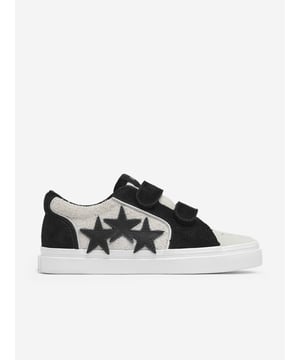 Amiri incorporate streetwear with the rock aesthetic through a new luxurious perspective. These black sunset skate low trainers embody the spirit of Venice Beach skate culture. Crafted with a vulcanized rubber sole, suede upper, leather star appliqués, and Velcro closure. They provide superior wearability and effortless style. Upper 100 Leather Sole 100 Rubber