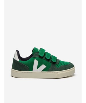 Step into sustainable chic with the Kids Suede Small V-10 Trainers in Green by Veja, tailored for both boys and girls for SS2025. These trainers meld effortless elegance with environmental consciousness. Eco-Friendly Suede Crafted from sustainably sourced suede. Vibrant Green Hue A rich, eye-catching colour perfect for any outfit. Durable Design Built to withstand the adventures of youth. Comfort Fit Engineered for all-day wearability.Elevate your child's wardrobe with these stylish yet practical trainers. Trendy, green, and good for the planet the perfect choice!