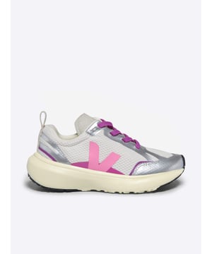 Introducing the opulent Girls Light Alveomesh Canary Trainers in Silver from veja, an essential addition to your girl's AW2024 wardrobe. Masterfully crafted to blend high style with supreme comfort, these trainers are set to be the season's highlight. Heres why Sustainable Alveomesh Eco-friendly and breathable material ensures comfort and durability. Lustrous Silver Hue Elevates any outfit with its radiant, sophisticated finish. Lightweight Design Perfect for active days, offering ease in every step.Enhance her collection with a touch of luxury purchase the Veja Girls Light Alveomesh Canary Trainers today!