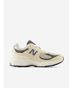 Introducing the Boys 2002 Trainers in Beige by new_balance an essential addition to any stylish wardrobe for SS2024! Perfectly blending high fashion with everyday practicality, these trainers are crafted to stand out and deliver comfort. Here are the standout features Sleek Beige Design Crafted in a versatile beige hue, matching effortlessly with any outfit. Superior Comfort Engineered with new_balance's signature cushioning technology to ensure all-day comfort. Durable Construction Made with premium materials for lasting wear and exceptional performance.Elevate your style with the Boys 2002 Trainers in Beige. Perfect for any occasion, these are the shoes every young trendsetter needs. Shop now to let your style shine!
