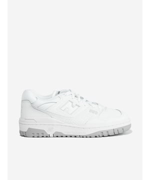 New Balance deconstruct their smug technology into a versatile prototype made for everybody. These unisex white 550 trainers embody innovation and timeless style. Crafted with white leather uppers via textured sidewalls and embossed New Balance branding. Upper Leather Insole Cushioned Outsole Rubber