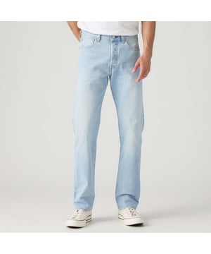 Heren Levis 501 Original Brooklyn Steel Jeans in lichtblauw.- Gulp met knoop.- Klassiek ontwerp met vijf zakken.- Riemlussen.- Merkknopen en klinknagels in taille.- 99% katoen 1% elastaan.- Ref: 005013365