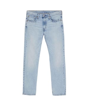 99% Baumwolle, 1% Elastan. Gewebe: Denim, Stretch. Design: Logo, Patch. Taschenart: Zwei Seitentaschen, 2 Taschen hinten, Eine Münzentasche. Knopfverschluss, Hosenschlitz mit Reißverschluss. Gürtelschlaufen, Marken Aufnäher, Taillierte Bein.