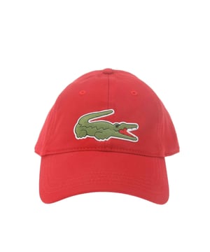 Baumwolltwill. Marke: Lacoste. Design: Gesticktes Logo. 4-reihiges Nähen, Oben mit Knopf, Mit gebogenem Rand, Verkleidet, Umstochene Ösen. anpassbar, Schnalle.