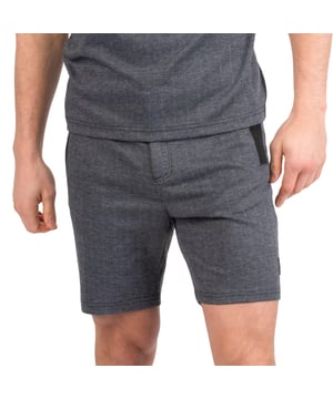 95% Polyester, 5% Elastaan. Stof: Visgraat, Jacquard, Tricot. Ontwerp: Logo, eenvoudig. 280gsm. Zakken: 2 Zijzakken, Rits. Tailleband: Trekkoord. Metalen badge. Geschikt voor: op maat.