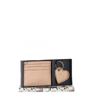 Crafted from 100% genuine leather, this elegant gift set combines style and functionality. The card holder features six slots, offering ample space for your essential cards, while the matching key ring adds a touch of sophistication. Presented in an Ashwood presentation box, this set makes for a timeless and thoughtful gift. Dimensions: (L) 10 cm x (H) 8.5 cm.