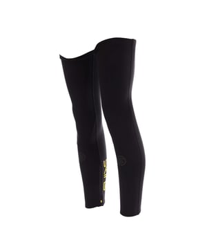 Unisex Skins Cycle Compression Leg Warmers in black.- Ankle zips.- Moisture management.- Thermoregulating.- Reflective logos.- Lightweight.- 75% Nylon  25% Elastane.- Ref: SC90090499001