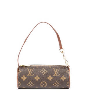 Louis Vuitton Accessoires Papillon Pouch  Buidel in de Bruin Gecoat canvas in de Gouden Messing  hardware. Het product is in In Uitstekende Staat (A).
  Afmetingen: 15.5x6x6 cm 
  Inclusief accessoires: None
  Opmerkingen over de hardware: Lichte verkleuring
  BrandCo Paris vindt zeldzame artikelen in de beste staat voor ongelooflijke prijzen. Het is de moeite waard om geduldig te zijn! Koop met vertrouwen: alle artikelen van BrandCo Paris worden zorgvuldig geselecteerd en geverifieerd door ons team van experts.

  Alle artikelen worden geleverd met een certificaat van echtheid en verpakt door BrandCo Paris.

  Classificatietabel voor de conditie van het artikel:

  N (als nieuw)
  AA (perfecte staat)
  A (uitstekende staat)
  AB (zeer goede staat)
  B (goede/redelijke staat)