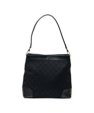 Gucci Tassen Vintage GG Shoulder Bag  Schoudertas in de Zwart Doek in de Goud  hardware. Het product is in In Uitstekende Staat (A).
  Afmetingen: 28x25x7 cm 
  Inclusief accessoires: None
  Opmerkingen over de buitenkant: Lichte gekreukte buitenkant
Opmerkingen over de hardware: Licht verkleurd
Opmerkingen over de band/het handvat: Lichte krassen
  BrandCo Paris vindt zeldzame artikelen in de beste staat voor ongelooflijke prijzen. Het is de moeite waard om geduldig te zijn! Koop met vertrouwen: alle artikelen van BrandCo Paris worden zorgvuldig geselecteerd en geverifieerd door ons team van experts.

  Alle artikelen worden geleverd met een certificaat van echtheid en verpakt door BrandCo Paris.

  Classificatietabel voor de conditie van het artikel:

  N (als nieuw)
  AA (perfecte staat)
  A (uitstekende staat)
  AB (zeer goede staat)
  B (goede/redelijke staat)