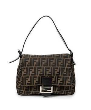Fendi Bolsos Mama Forever  Bolso de hombro en Marrón/Negro Lienzo y Plata hardware. El producto esta en Excelentes Condiciones (A).
  Dimensiones: 28x19x11 cm 
  Accesorios incluidos: None
  Notas de Hardware: Empañada
Notas de la correa/asa: Ligeramente usado
  BrandCo Paris encuentra artículos raros y en las mejores condiciones a precios increíbles. ¡Vale la pena tener paciencia! Compra con confianza: todos los artículos de BrandCo Paris son seleccionados y autenticados cuidadosamente por nuestro equipo de expertos.
  Todos los artículos vienen con un certificado de autenticidad y un embalaje entregado por BrandCo Paris.
  Tabla de clasificación de la condición del artículo
  N (como nuevo)
  AA (perfecto estado)
  A (excelente estado)
  AB (muy buen estado)
  B (bueno/regular)