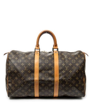 Louis Vuitton Taschen Keepall 45 Reisetasche und Braun Beschichtete Leinwand und Goldenes Messing hardware. Das Produkt ist auf in sehr gutem Zustand (AB).
  Abmessungen: 45x24x20 cm 
  Zubehör inklusive: None
  Hardware-Hinweise: Leicht angelaufen
Hinweise zu Riemen/Griff: Dunkle Griffe
  BrandCo Paris hat seltene Artikel und die besten Konditionen zu unglaublichen Preisen vorgestellt. Geduld lohnt sich! Kaufen Sie mit Vertrauen: Alle Artikel von BrandCo Paris sind von unserem Expertenteam ausgewählt und authentisch.
  Alle Artikel enthalten ein Echtheitszertifikat und wurden von BrandCo Paris übernommen.
  Tabelle zur Klassifizierung des Artikelzustands
  N (wie neu)
  AA (perfekter Zustand)
  A (ausgezeichneter Zustand)
  AB (sehr guter Zustand)
  B (gut/mittelmäßig)