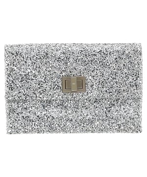 Empfohlener Verkaufspreis
Die Valorie Clutch von Anya Hindmarch ist nicht nur stilvoll, sondern auch außergewöhnlich hochwertig verarbeitet. Ihr schlichtes und zugleich raffiniertes Design ist raffiniert. Die sorgfältig mit Glitzer überzogene Clutch besticht durch einen Drehverschluss an der Klappe, der zu einem Fach mit Einsteckfach führt. Stilvoll und designstark – diese Clutch verdient es, Ihnen zu gehören.

Anya Hindmarch Valorie Clutch in Silberglitter
Zustand: Ausgezeichnet
Gebrauchsspuren: Kein Etikett, Keine sichtbaren Gebrauchsspuren. Unbenutzt oder einmal getragen, aber so gut wie neu.
Verpackung: Staubbeutel
Farbe: Silber
Material: Glitzer | Glitzer
Größe: Einheitsgröße | Einheitsgröße
Maße: Breite: 10; Höhe: 150; Länge: 240
Artikelnummer: NAPPUGBBA527561W