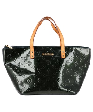 VINTAGE, RRP AS NEW
Make a statement wherever you go with this dazzling Louis Vuitton Nuit Monogram Vernis Bellevue PM Bag. Crafted from glossy green patent leather, it radiates a vibrant yet sophisticated aura. The iconic monogram Vernis finish adds subtle texture while resisting stains, perfect for everyday glam. Despite its compact size, the Bellevue PM offers enough room to carry all your essentials, making it ideal for city adventures or evening events.


Louis Vuitton Nuit Monogram Vernis Bellevue PM Bag in Green Patent Leather
Condition: very good
Signs of wear:  light marks on exterior
Packaging: Dust bag
Color: Green 
Material: Leather | patent leather
Size: One Size | One Size
Measurements: Width: 200; Height: 220; Length: 230; Handle drop: 100; Strap length: 0
SKU: NAPPUGBBA527636W