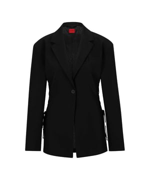 Außenmaterial (%): 53% Polyester, 40% Viskose, 7% Elastan. Futtermaterial (%): 50% Polyester, 50% Viskose. Design: Logo, Unifarben. Überschnittene Schulter, Spitzendetail. Revers, Kerbe. Langärmlig. Passform: Regulär. Einreihig. 34 DE: 81,28 cm.