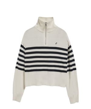 Der Strickpullover Jisoo für Damen kombiniert ein modernes und dynamisches Design. Er ist aus Baumwolle und Polyamid gefertigt und verfügt über einen Polokragen mit Reißverschluss, der ihm einen raffinierten Touch verleiht. Die kontrastierenden Streifen auf der Brust und den Ärmeln sowie das gestickte PC-Monogramm auf der Brust unterstreichen seinen vielseitigen Stil. Breitere Rippen an Kragen und Taille sorgen für eine perfekte, flexible Passform für jede Körperform.